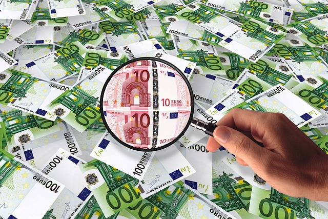 Geld sparen Lupe